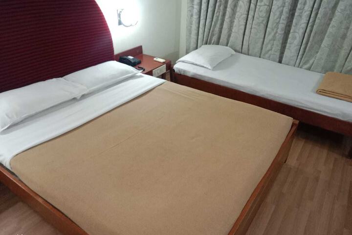 Room 2 of 6