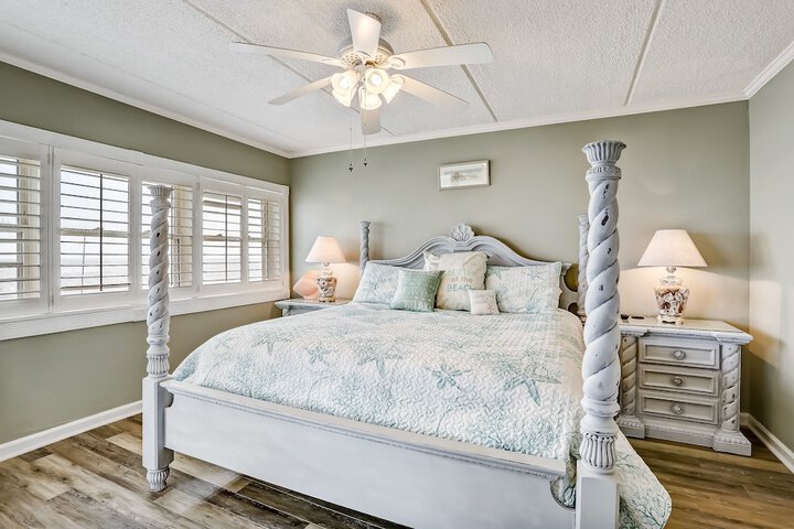 Room 2 of 36