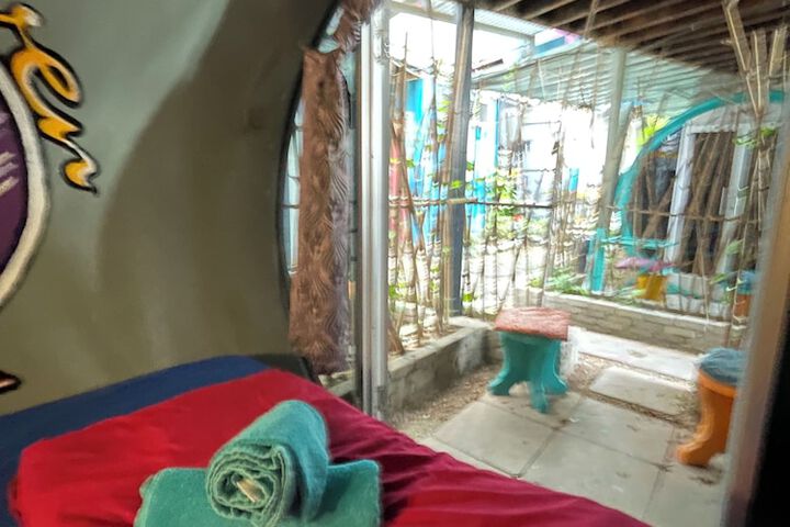 Room 28 of 129