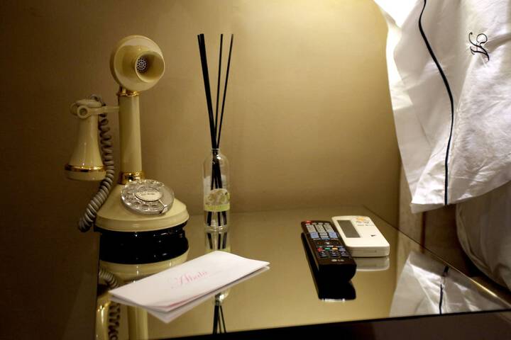Room 10 of 86