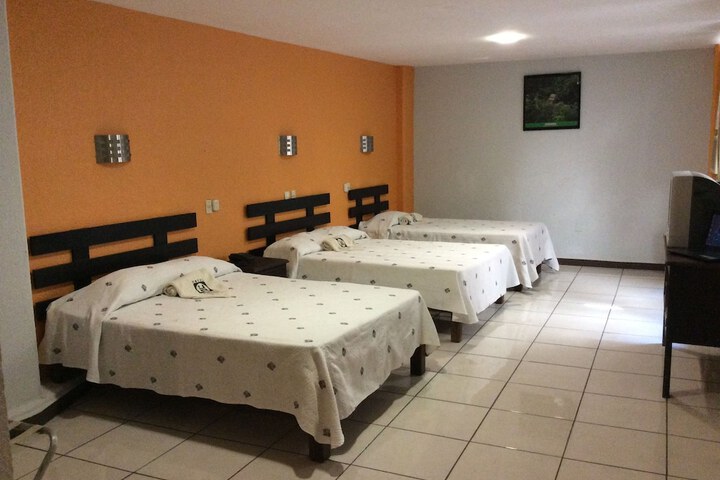 Room 8 of 28