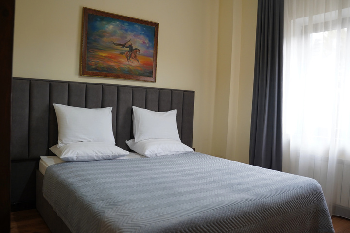 Room 25 of 39