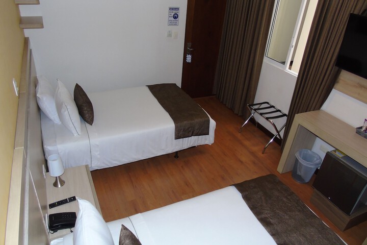Room 8 of 88