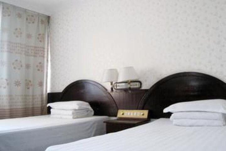 Room 15 of 34
