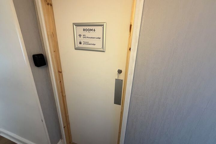 Room 13 of 29
