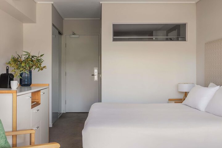 Room 34 of 133