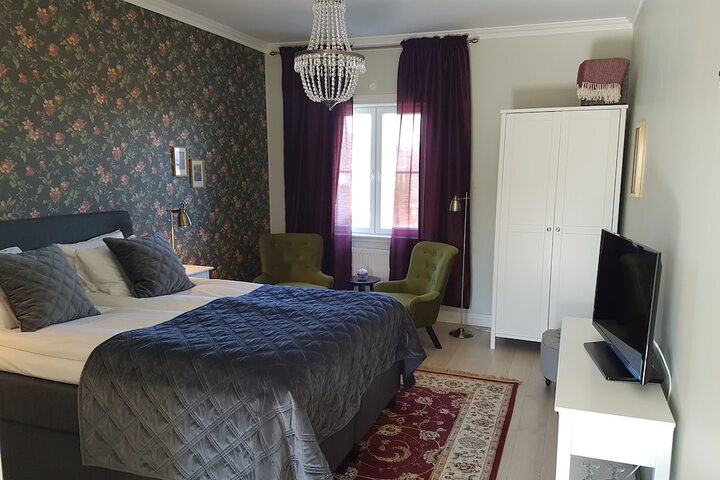 Room 3 of 63