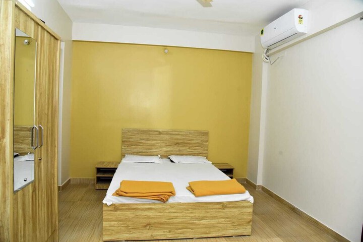 Room 4 of 15