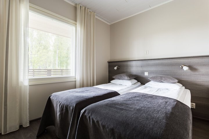 Room 3 of 185