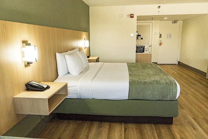 Room 61 of 201