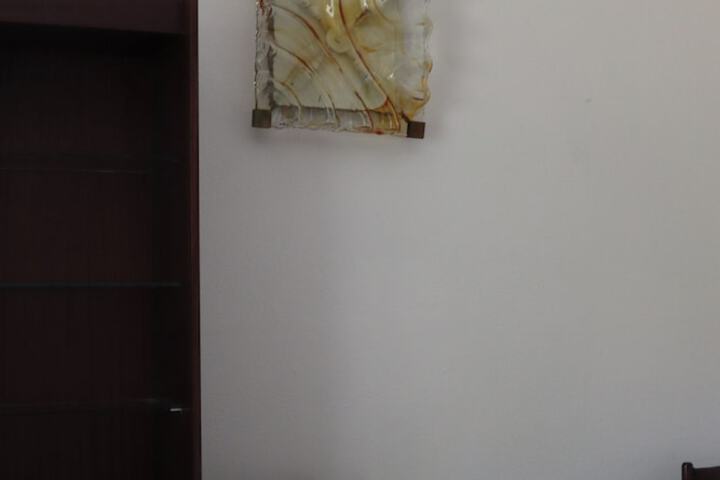 Room 102 of 261