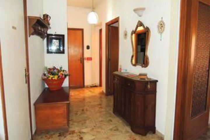 Room 43 of 48