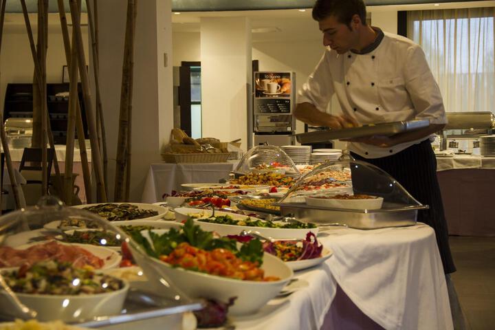 Dining 83 of 148