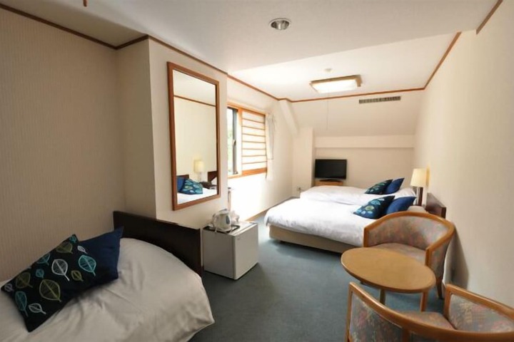 Room 14 of 66