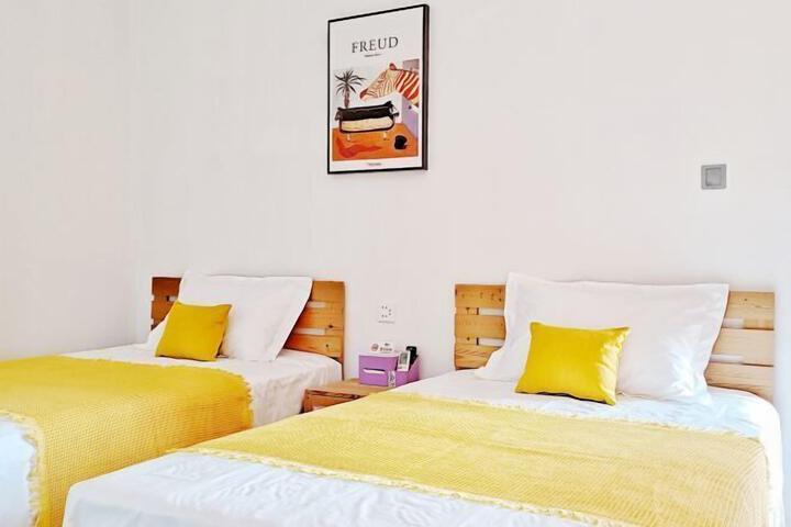 Room 25 of 62