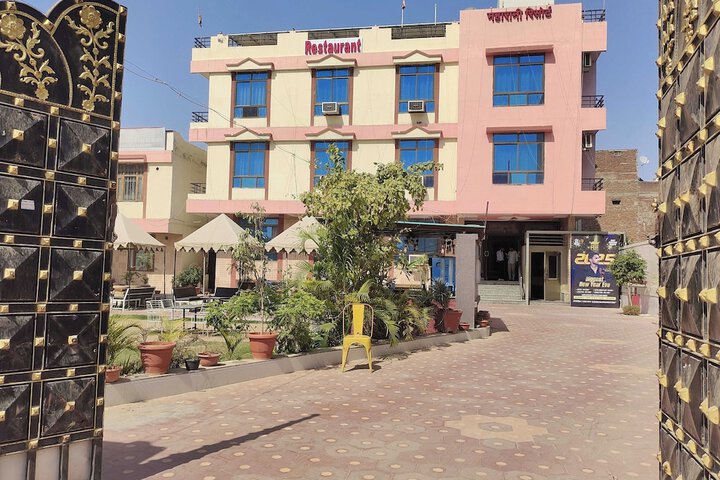 Hotel Maharani Resort & Bar near Jaipur Airport