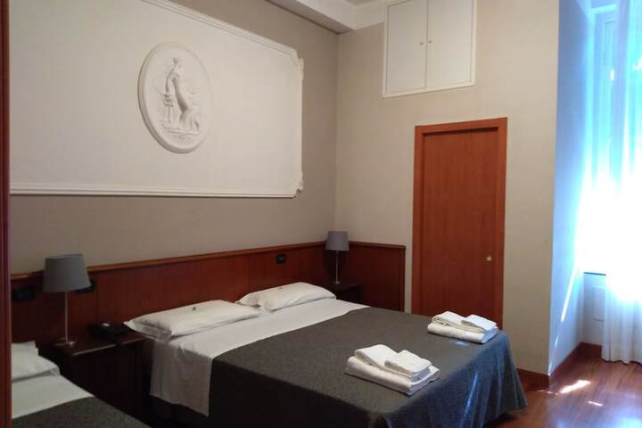 Room 18 of 33