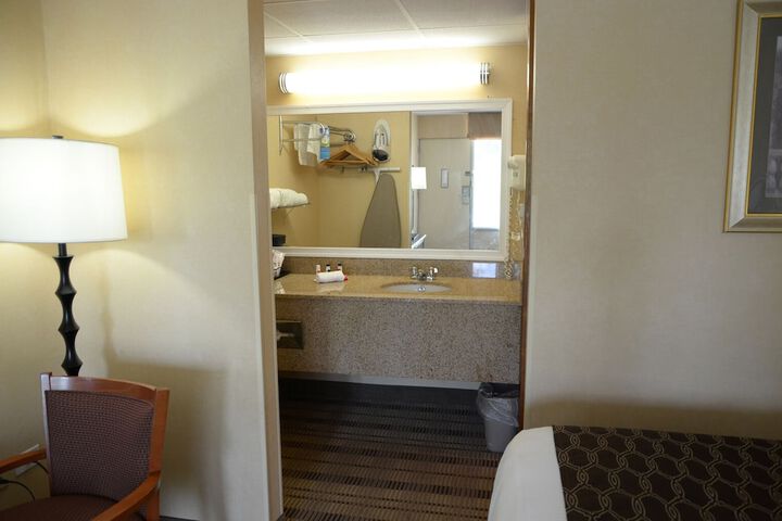 2 Double Beds (18 of 21)