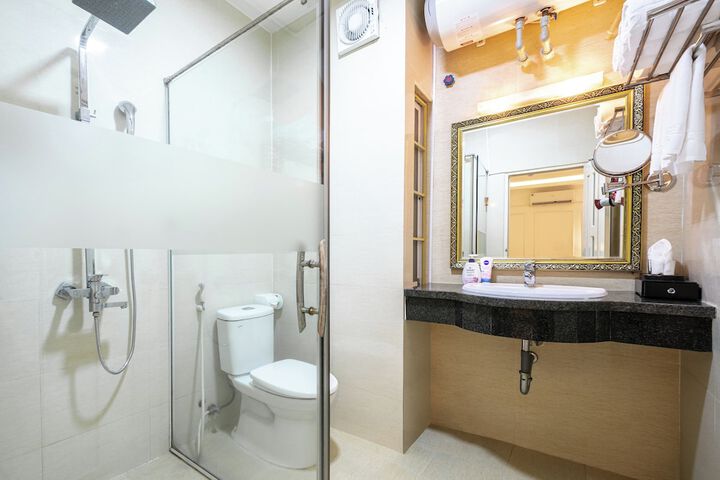Room 16 of 22