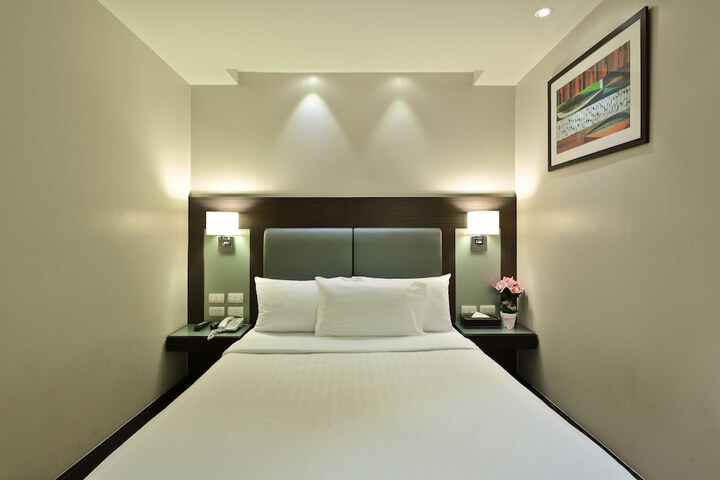 Room 8 of 39