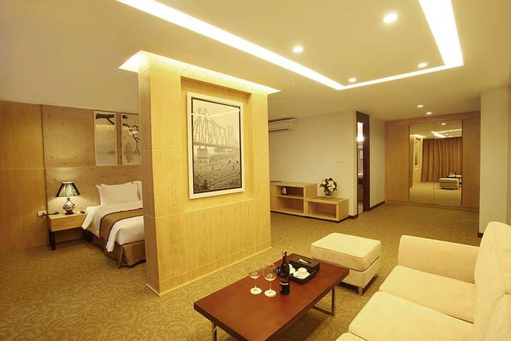 Room 19 of 112