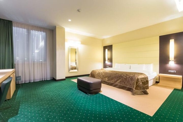 Room 15 of 35