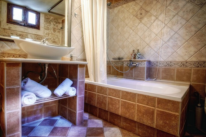 Room 52 of 75