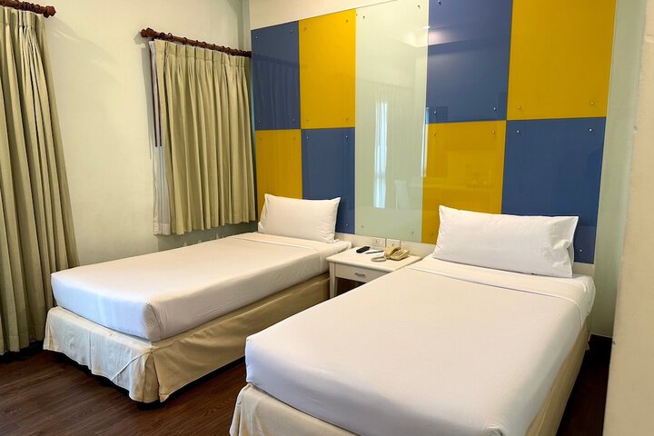 Room 27 of 64