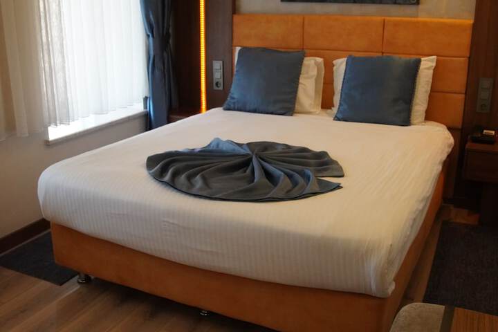Room 14 of 22