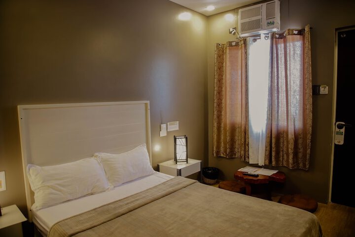 Room 7 of 35