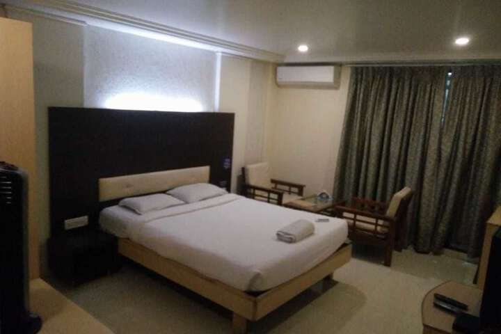 Room 4 of 14
