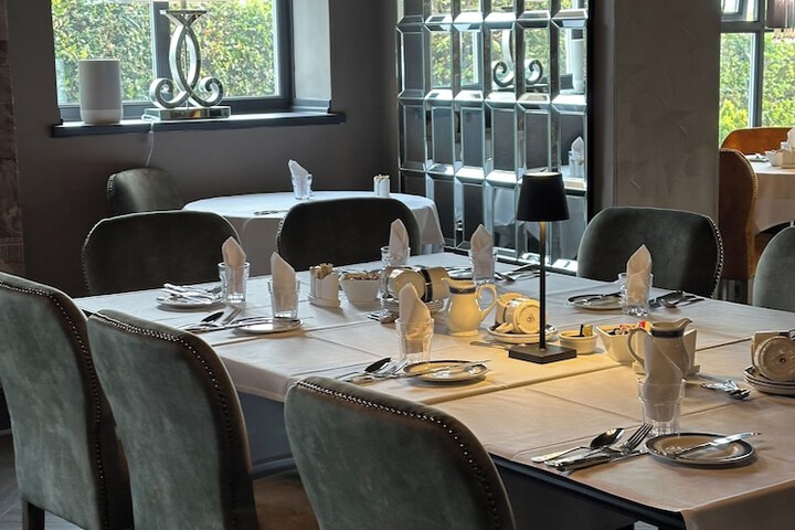 Dining 146 of 171