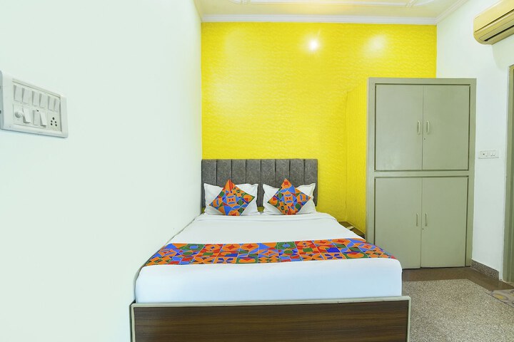 Room 18 of 32