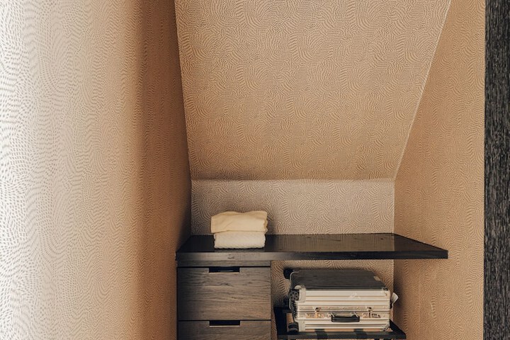 Room 81 of 102