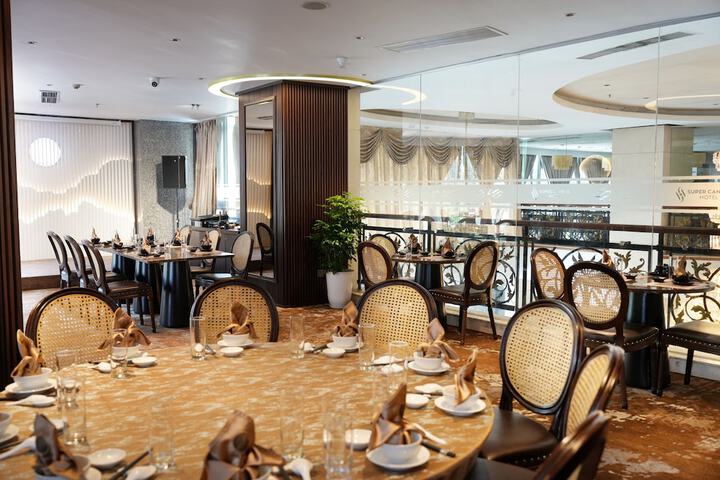 Dining 164 of 184