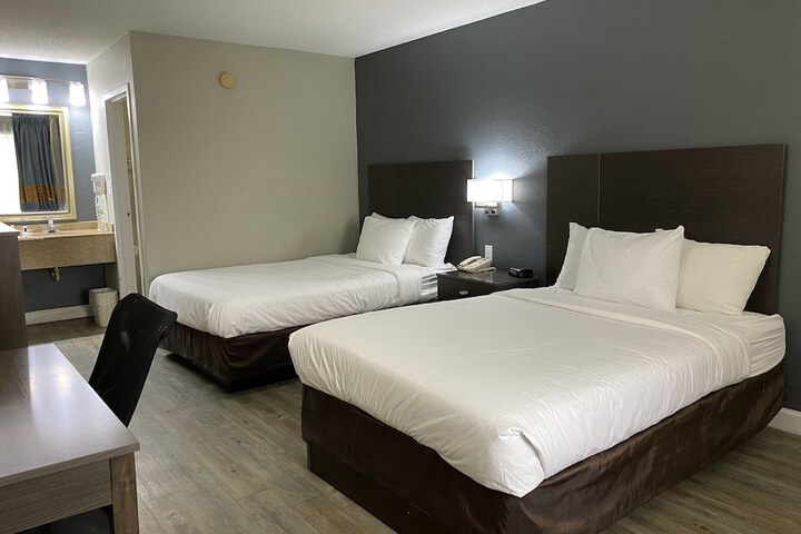 Double Accessible King Size Bed (9 of 11)