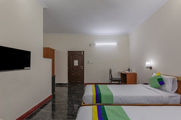 Room 14 of 38