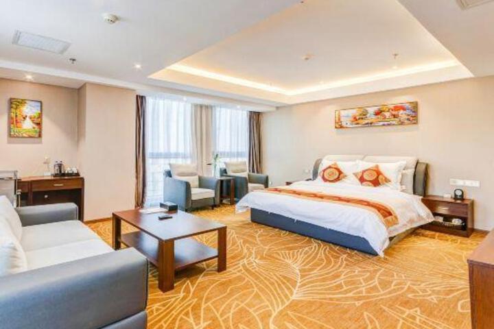 Jianguo Hotel