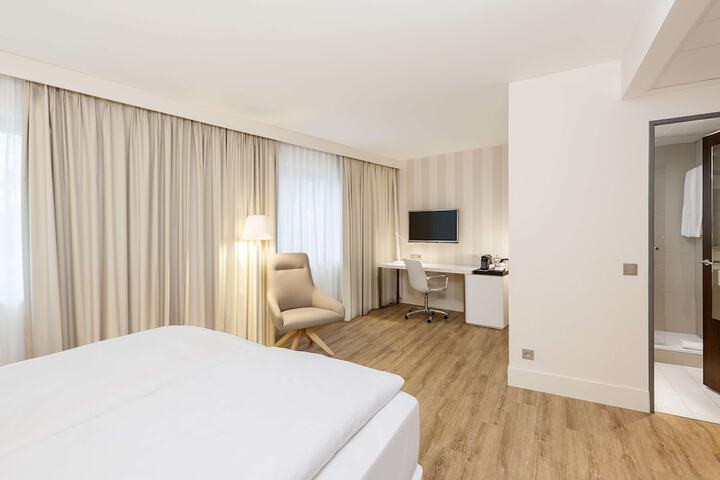 Room 5 of 31