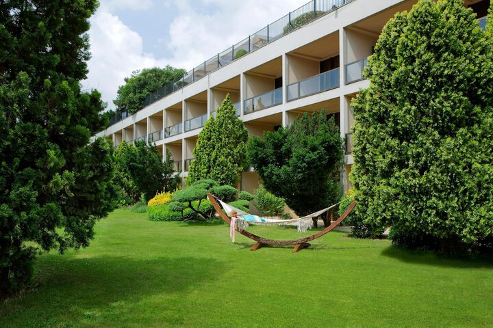 Hotel 202 of 207