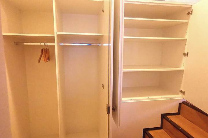 Room 11 of 29