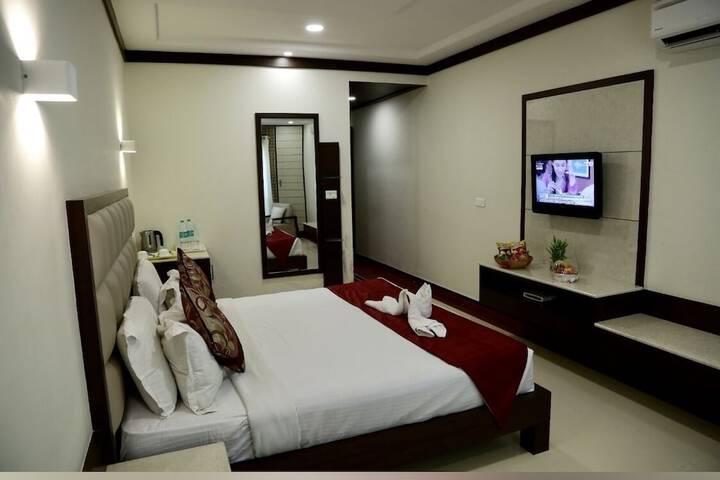 Room 4 of 34