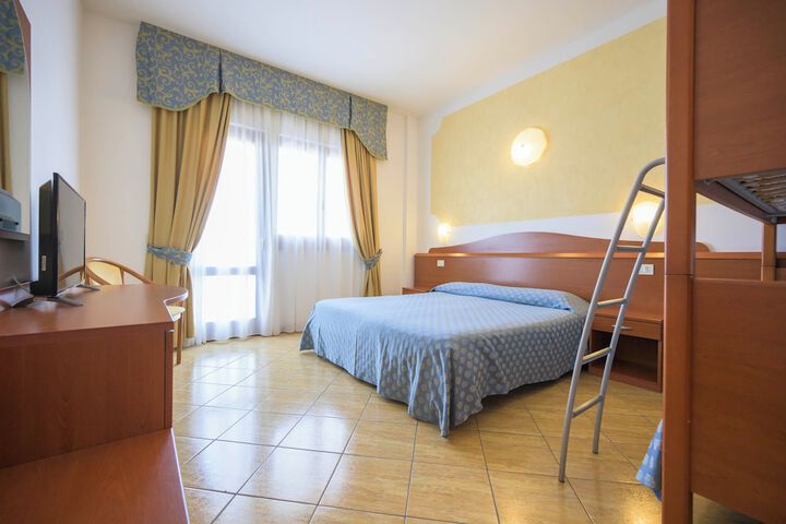 Room 7 of 41