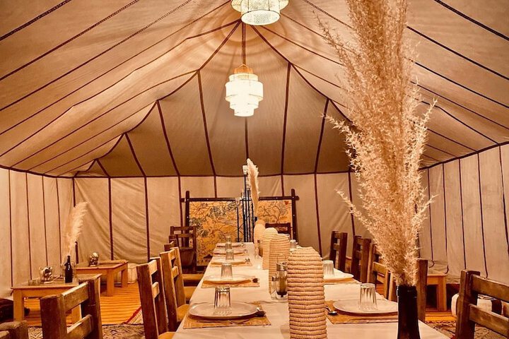 Dining 8 of 19