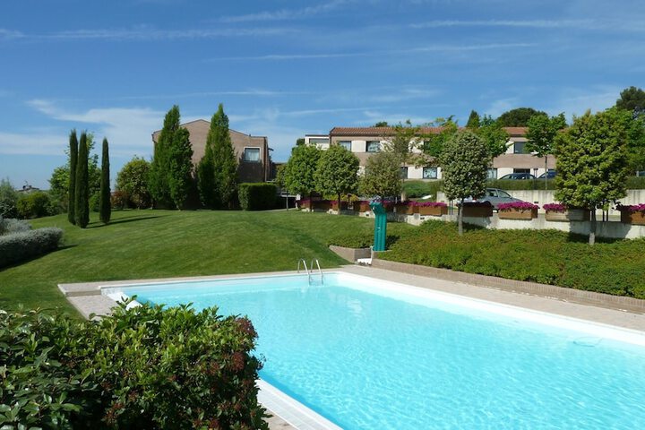 Pools & Facilities