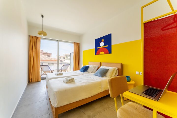 Room 10 of 43