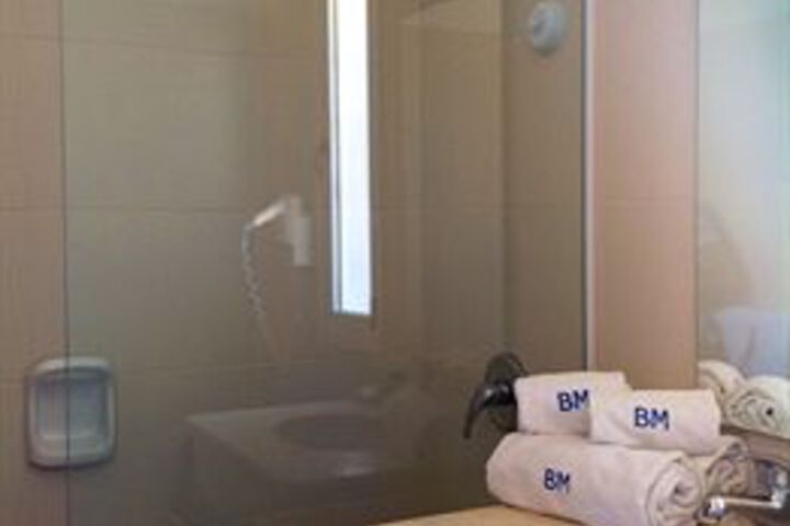 Room 3 of 41