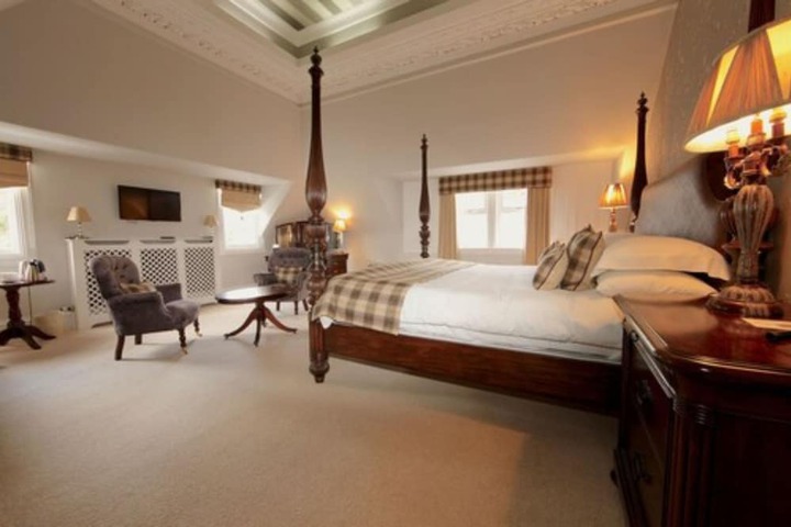 Room 25 of 51
