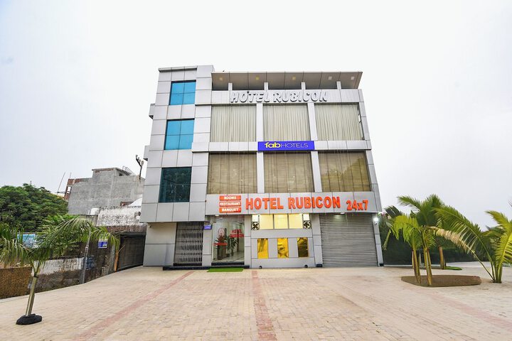 Fabhotel Rubicon