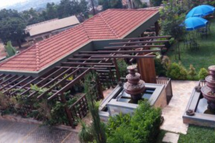 Hotel Exterior 6 of 30